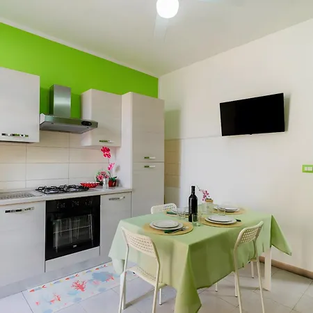 A Due Passi Dal Mare Primo Piano Apartment *