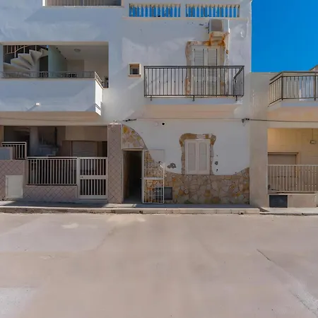 A Due Passi Dal Mare Primo Piano Apartment