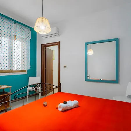 A Due Passi Dal Mare Primo Piano Apartment *