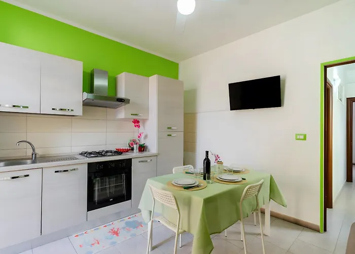 A Due Passi Dal Mare Primo Piano Apartman *