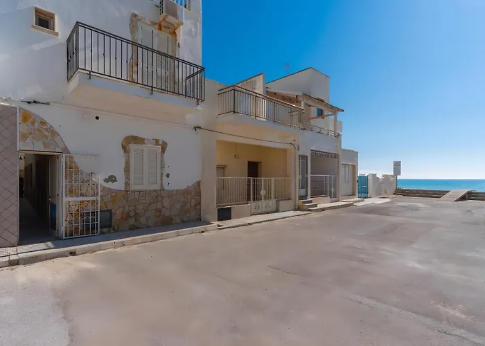 A Due Passi Dal Mare Primo Piano Apartman *